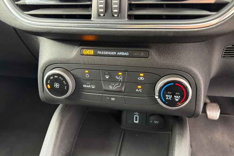 Ford Focus Photo autoimg-b827c04abc30376c50d46592b4db7a4eb6776d4a.jpg