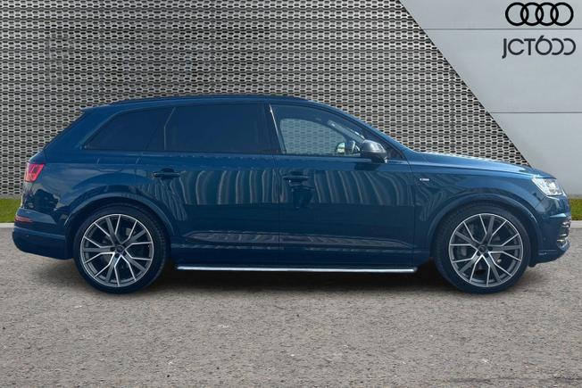 AUDI Q7 Photo 4