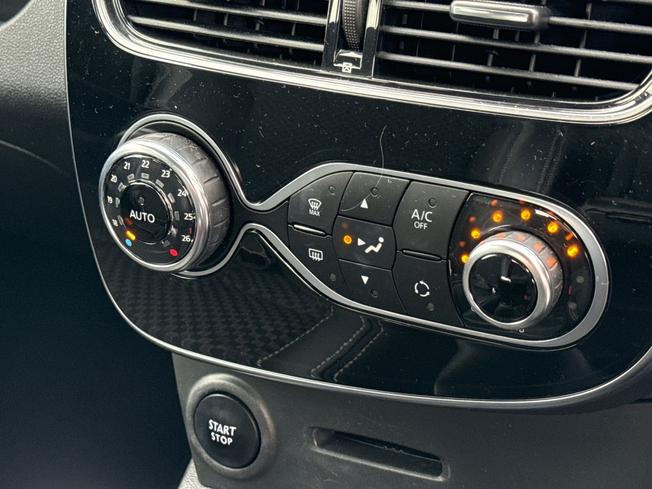 RENAULT Clio Photo 32