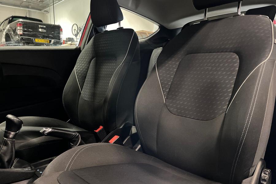 Ford FIESTA Photo autoimg-b82d94e93ff06f6d89fcca8ad9cdd286a062e788.jpg