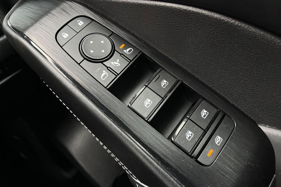 Nissan QASHQAI Photo autoimg-b82fe019f256448f7c28a36bb14f4239822bf098.jpg