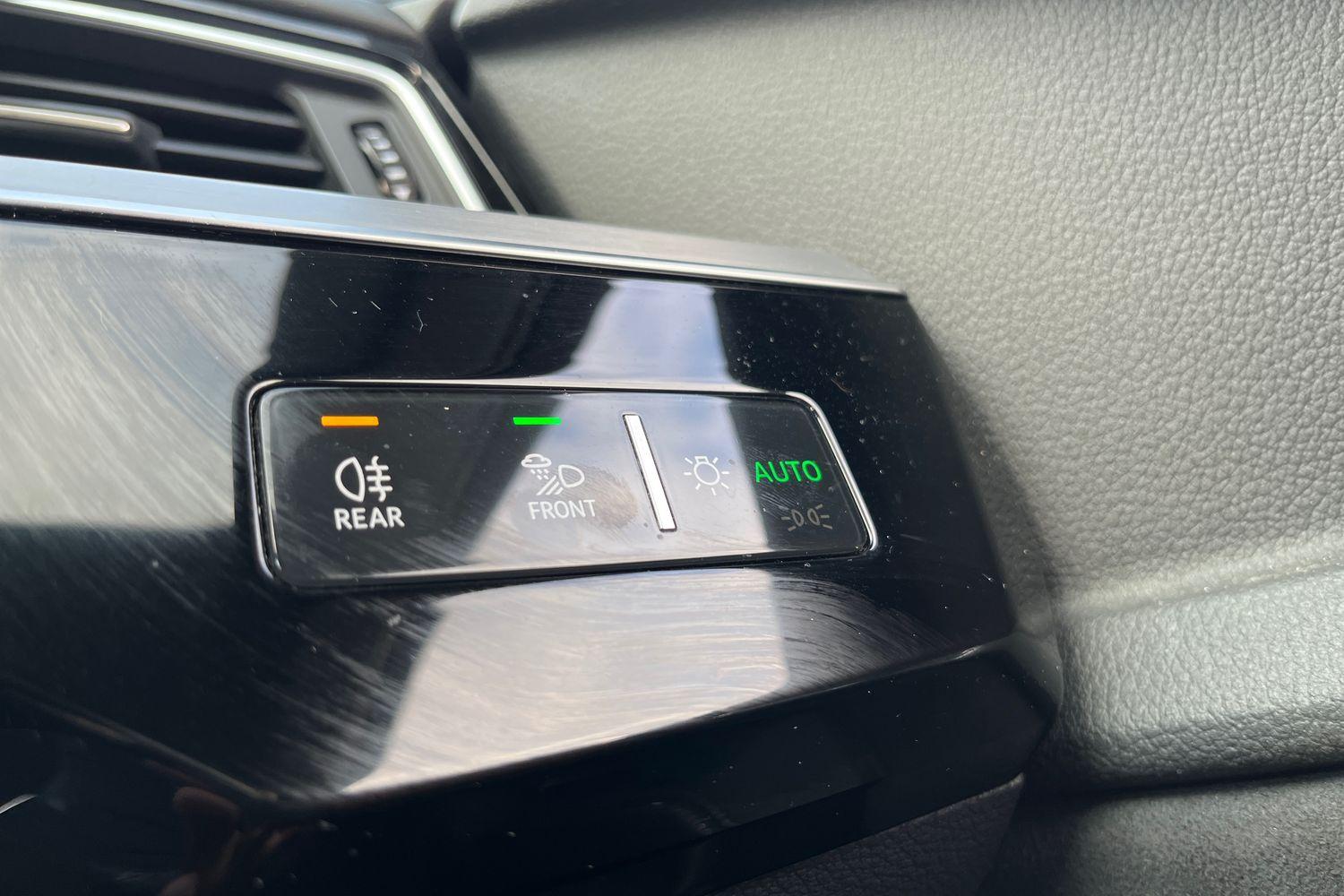 Audi e-tron Photo 22