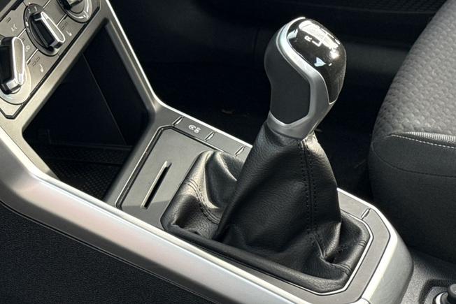 VOLKSWAGEN Taigo Photo 42