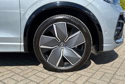 VOLKSWAGEN Tiguan Photo 5