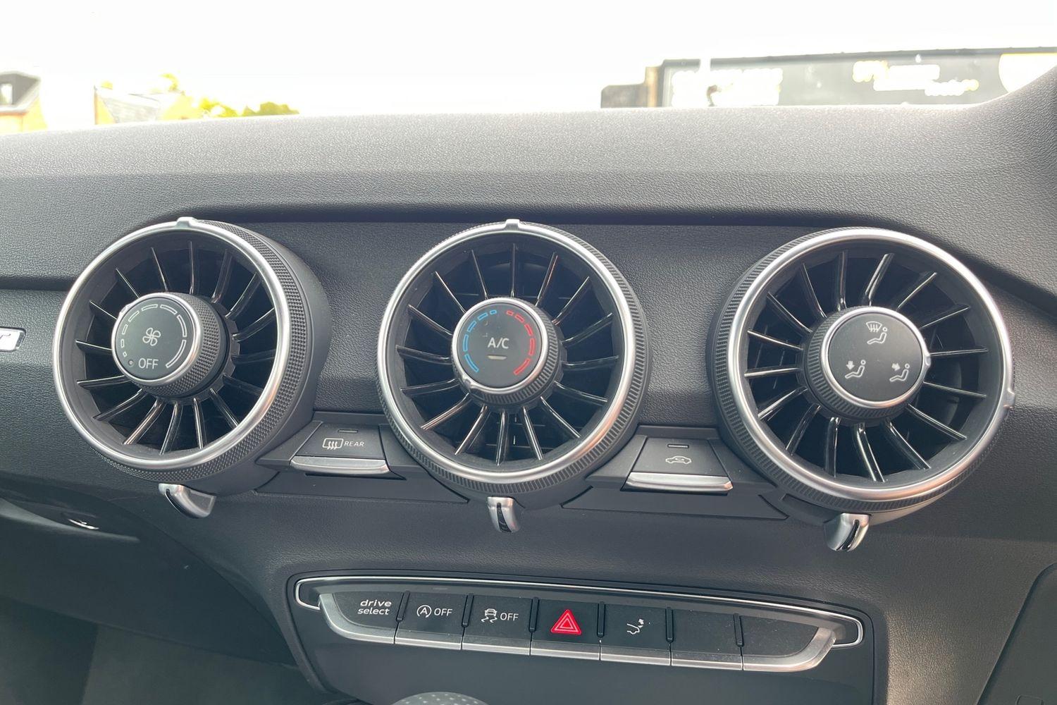 Audi TT Photo 36