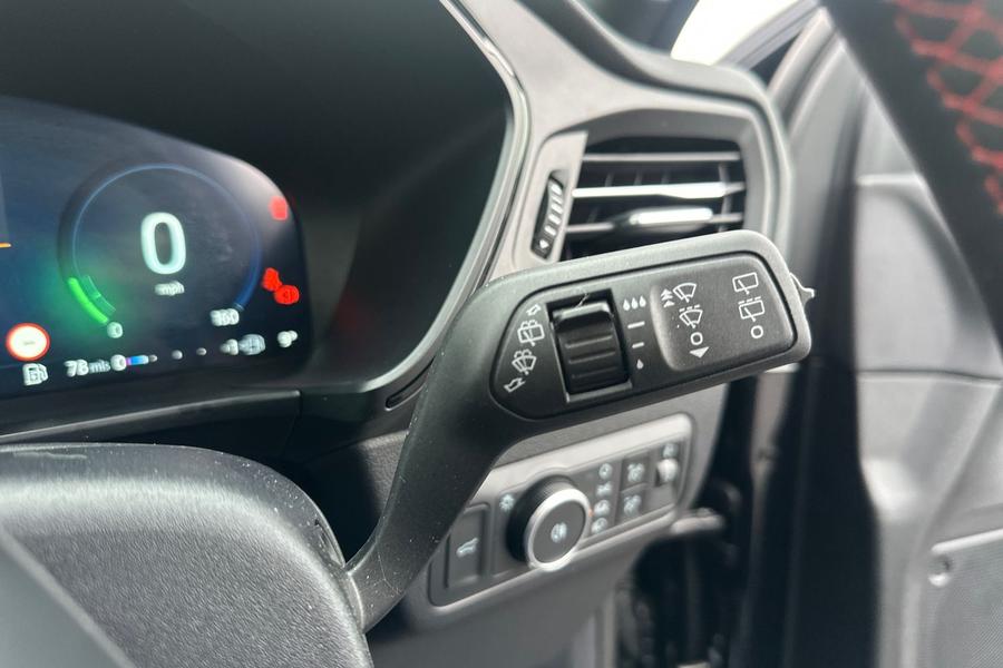 Ford KUGA Photo autoimg-b83944ed30081c9ac7d70ab74b9aaff4e1042d03.jpg
