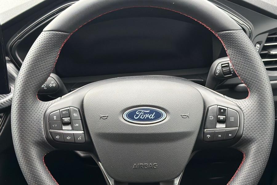 Ford Kuga Photo autoimg-b8395694df26c22f1126a9a6ce288aa1574dfc79.jpg