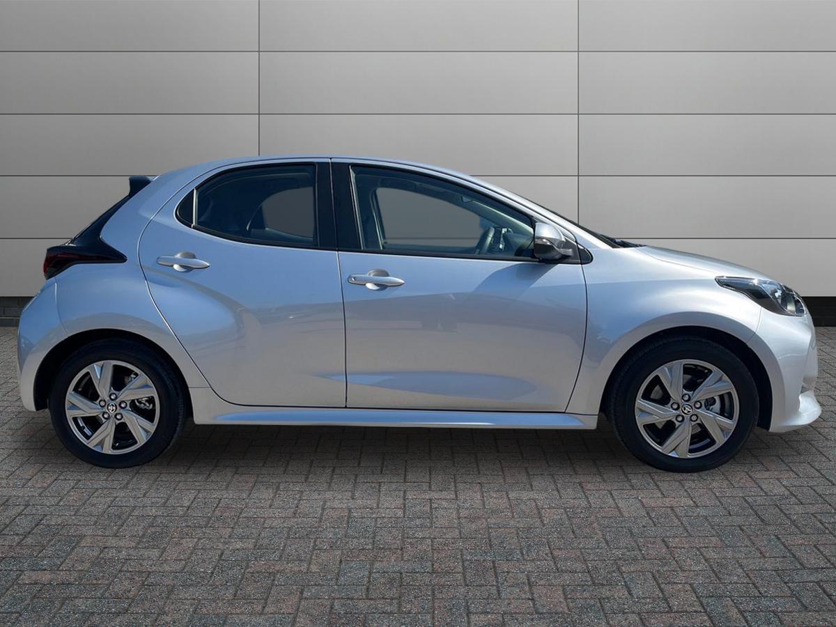 Toyota Yaris Photo 5