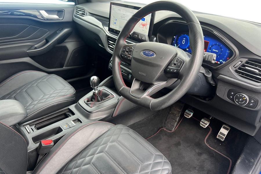 Ford FOCUS Photo autoimg-b83c981616fcdfe813f7f8e572f0128f0eebf476.jpg