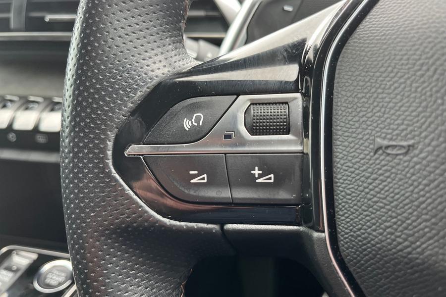 Peugeot 5008 Photo autoimg-b8443c6bbbf3bb187970dac3943aebf51b60d9b1.jpg