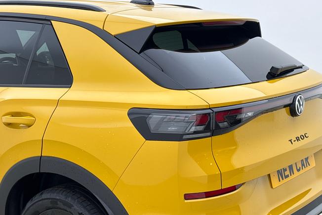 VOLKSWAGEN  New T-Roc Photo 18