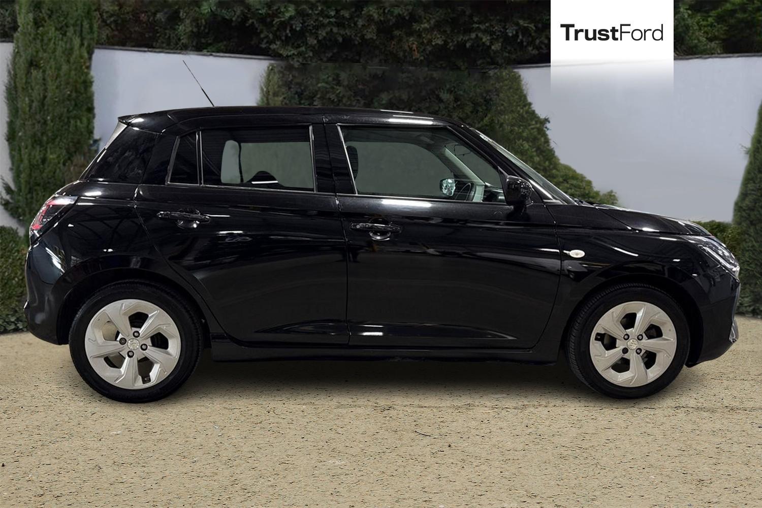 Suzuki SWIFT Photo 2