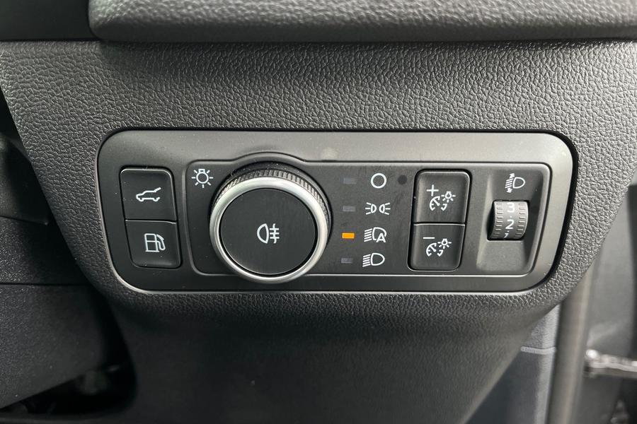 Ford Kuga Photo autoimg-b84b02d9182d8ce4f8711df037b6522b6f488d24.jpg