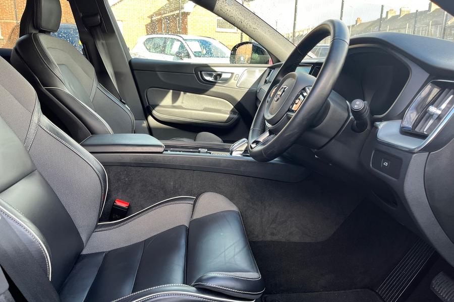 Volvo XC60 Photo autoimg-b84d46980c15e48badcad382fd78b31871cc5329.jpg
