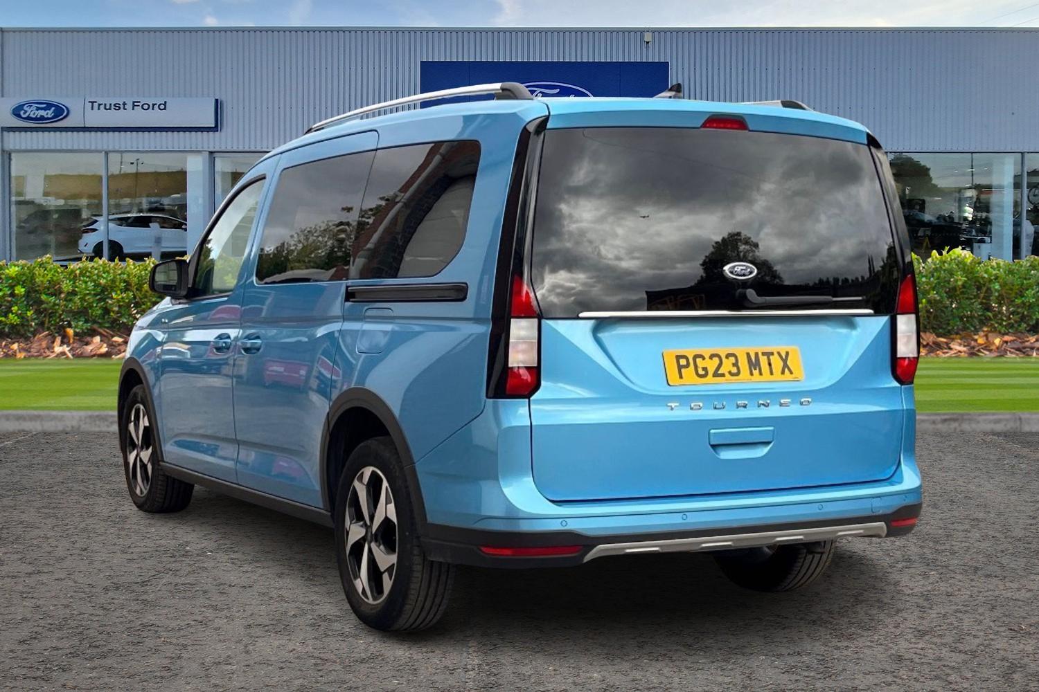 Ford TOURNEO CONNECT Photo 1