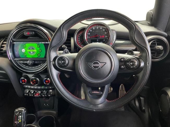 MINI Hatch Photo 11
