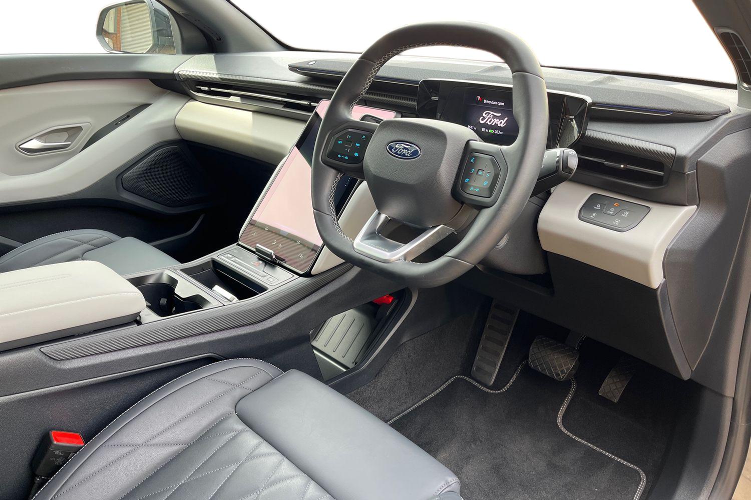 Ford Explorer Photo 8