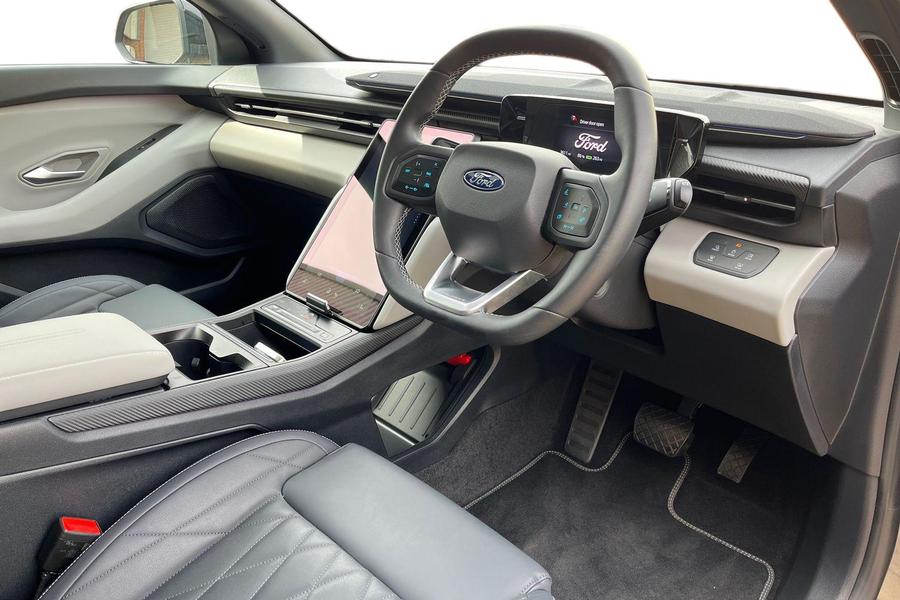 Ford Explorer Photo autoimg-b85c424bc528e5d362ea41050240e89f00925487.jpg