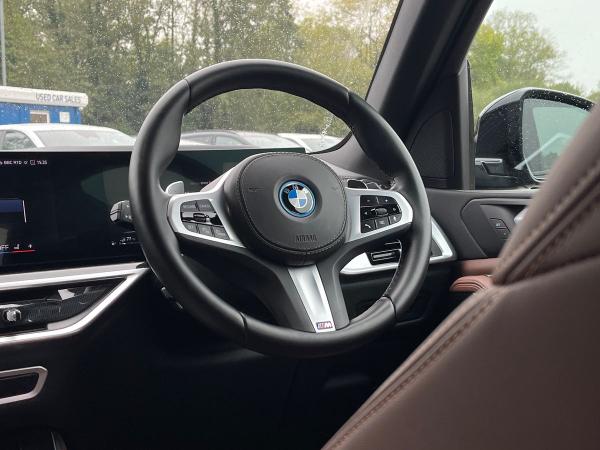 BMW X5 Photo autoimg-b85dff926ce21a137b2b6178a7d1527c6ed952c1.jpg