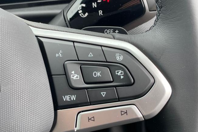 VOLKSWAGEN T-Roc Photo 17