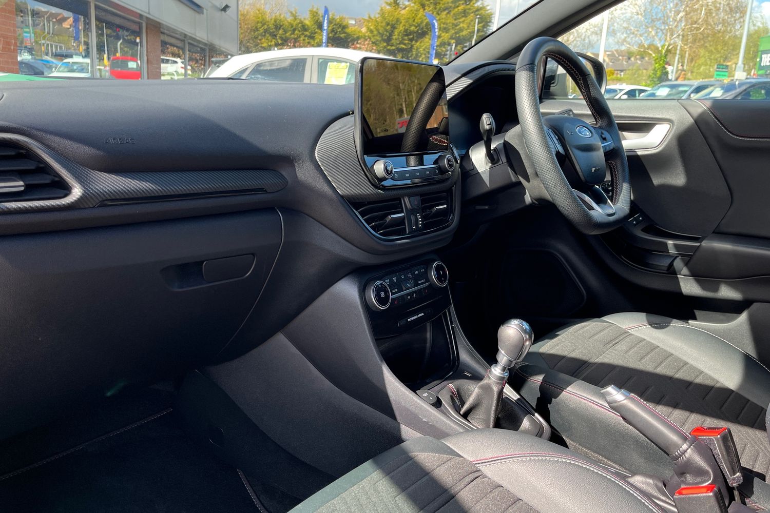 Ford PUMA Photo 17