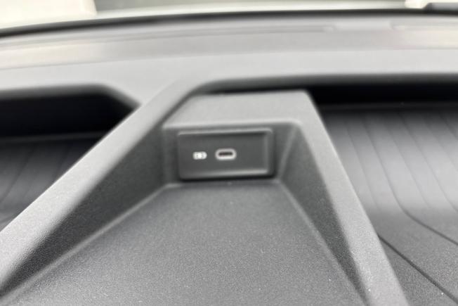 VOLKSWAGEN Crafter Photo 24