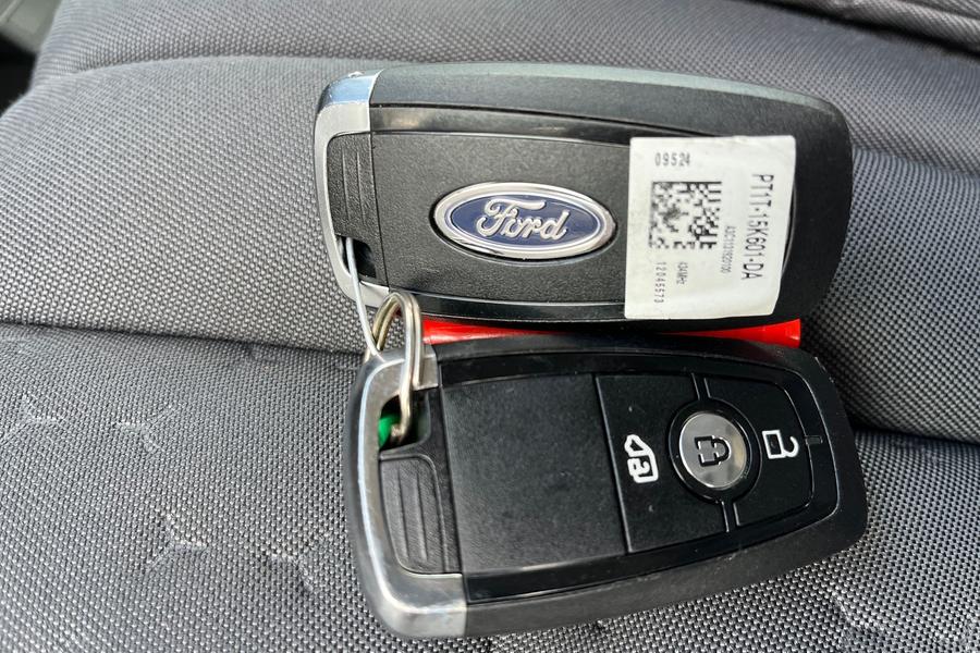 Ford E-TRANSIT CUSTOM Photo autoimg-b8734353f3f76a79efac44c8e53950724d24ad65.jpg