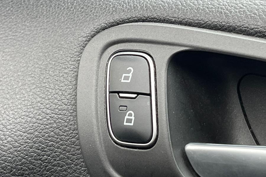 Ford C Max Photo autoimg-b8777a9e0aa086936464c564fb9d230472596cb6.jpg