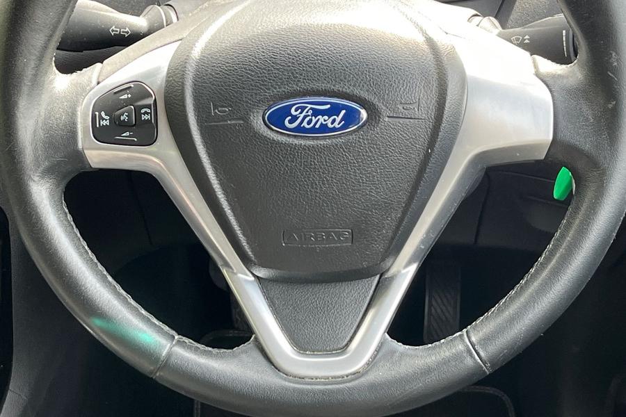 Ford FIESTA Photo autoimg-b877f130003da6288d0e59adfb3ca2dcc163642e.jpg