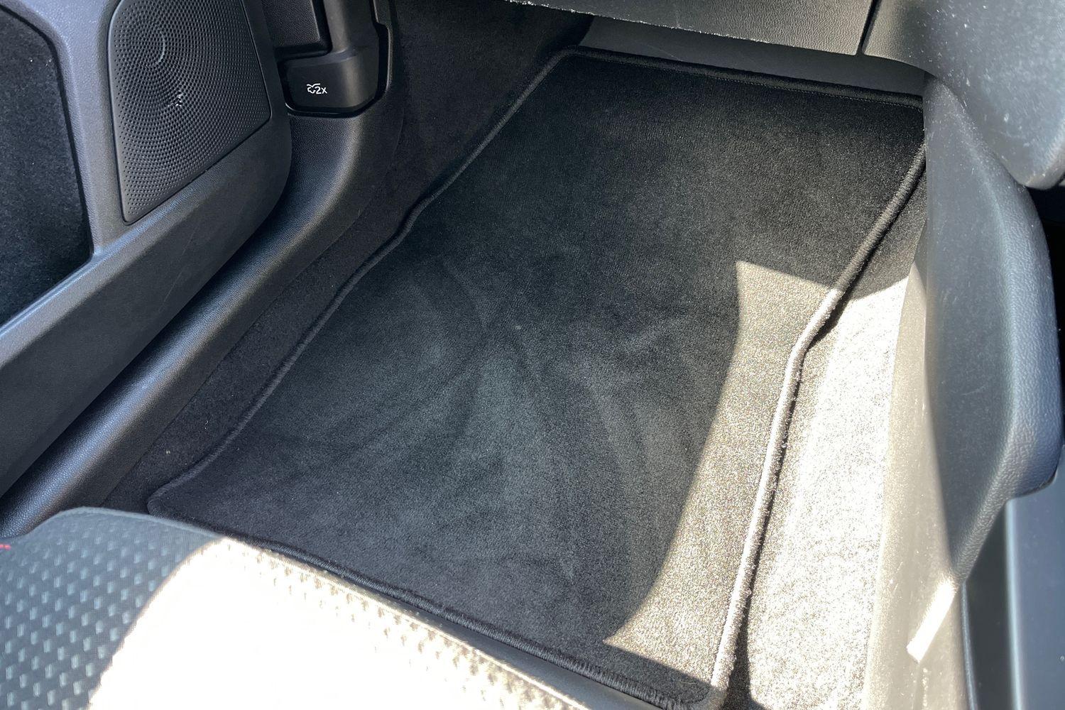 Ford FOCUS Photo 32