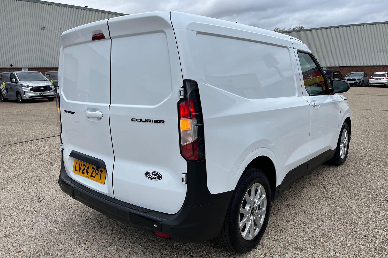 Ford TRANSIT COURIER Photo 40
