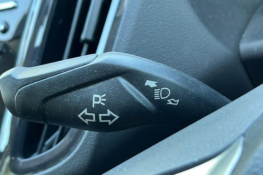 Ford Kuga Photo autoimg-b880fcc432a0a783ca3b25cac3fd7801ea33f497.jpg