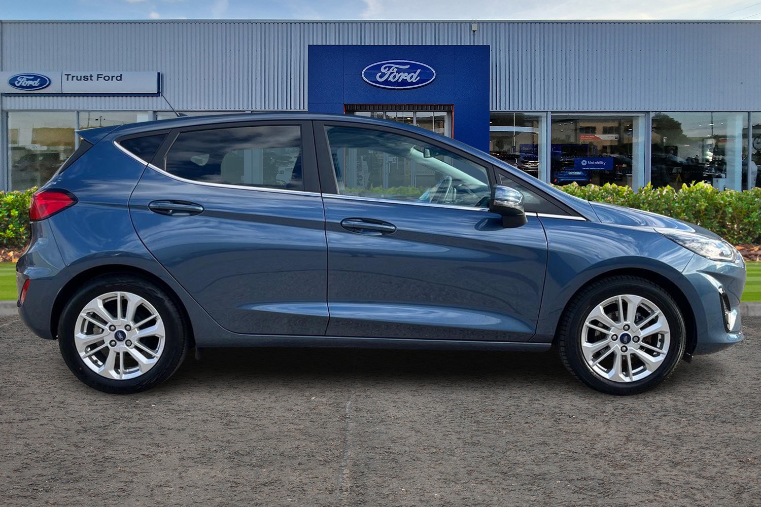 Ford Fiesta Photo 2