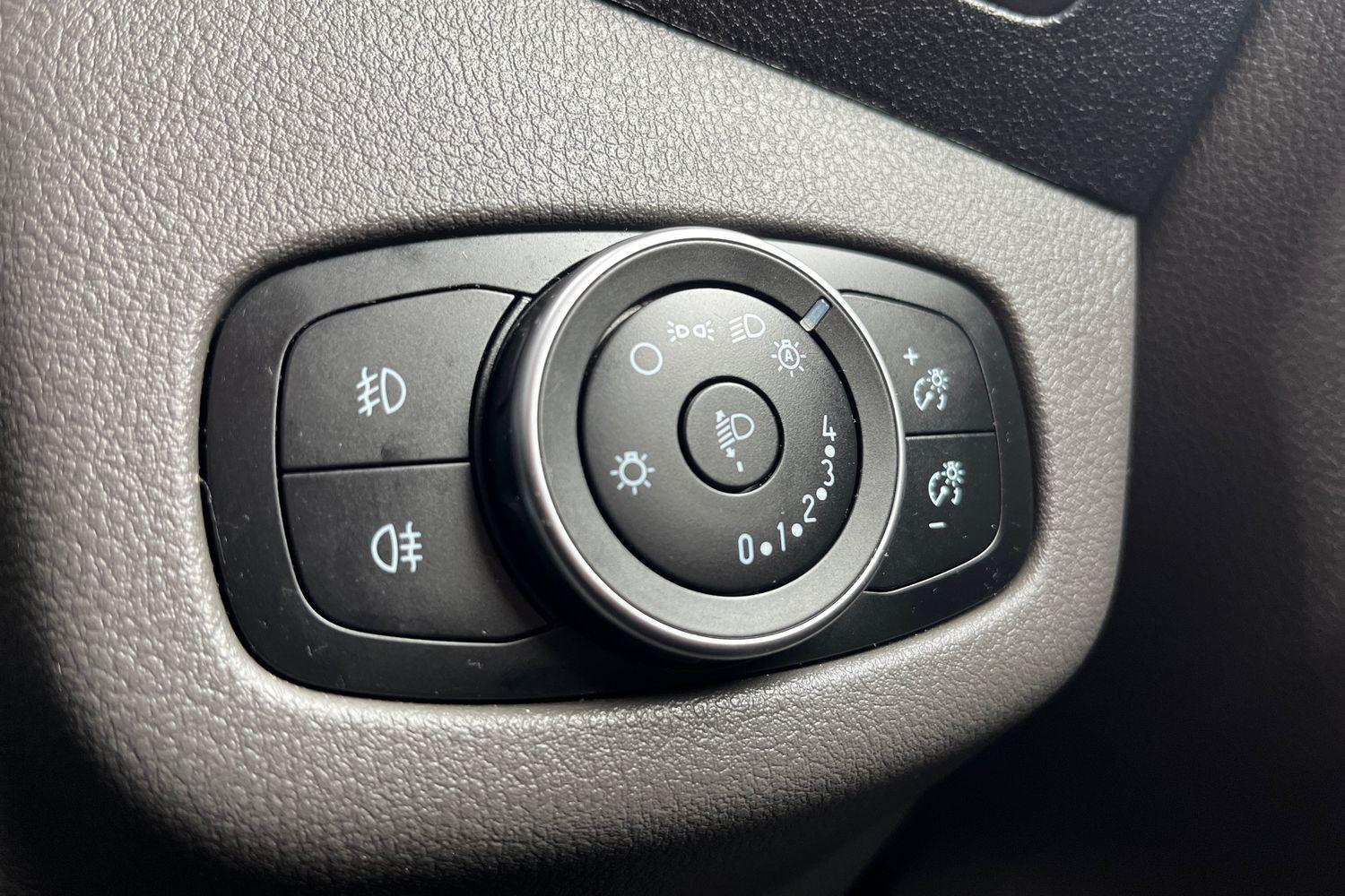 Ford TOURNEO CONNECT Photo 23