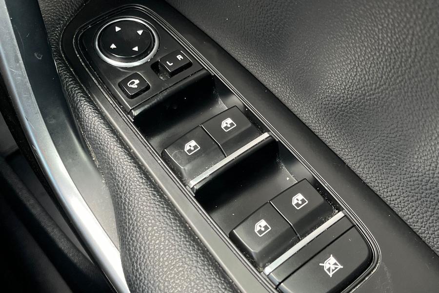 Kia XCEED Photo autoimg-b88977ecc66c58d2ae01a853e8d95e7fd081d422.jpg