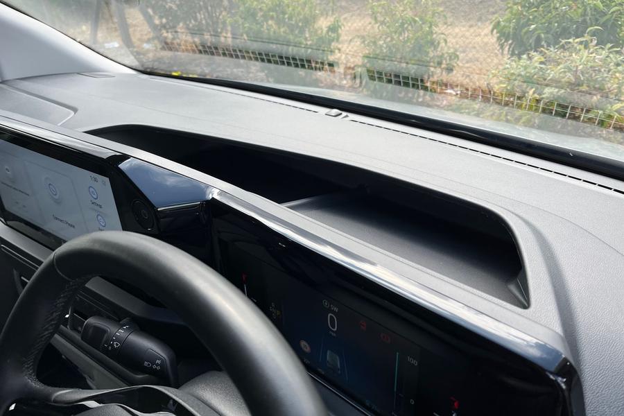 Ford E-TRANSIT CUSTOM Photo autoimg-b88a0889f7030e63f1e7ec6626dda5c1719ad941.jpg