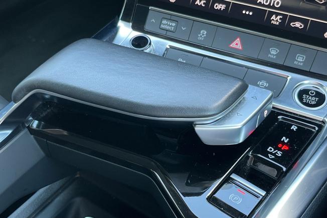 Audi E-TRON Photo 27