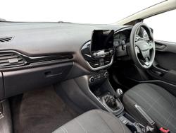 Ford Fiesta Photo 2