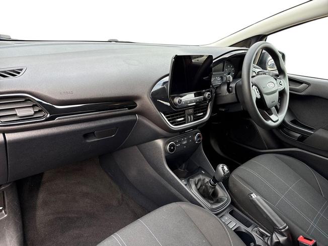 Ford Fiesta Photo 2