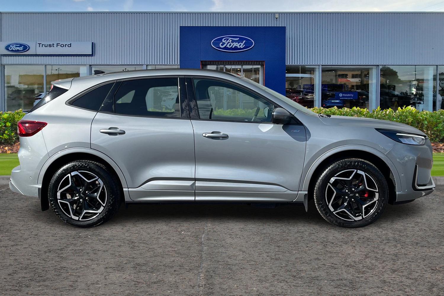 Ford KUGA Photo 2
