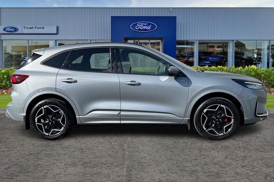Ford KUGA Photo autoimg-b8940a44cb110095516574b93cdba6e6ca6a4ca7.jpg