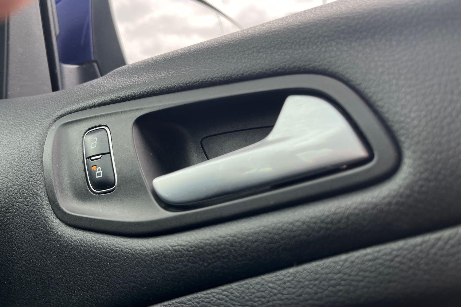 Ford KUGA Photo 23