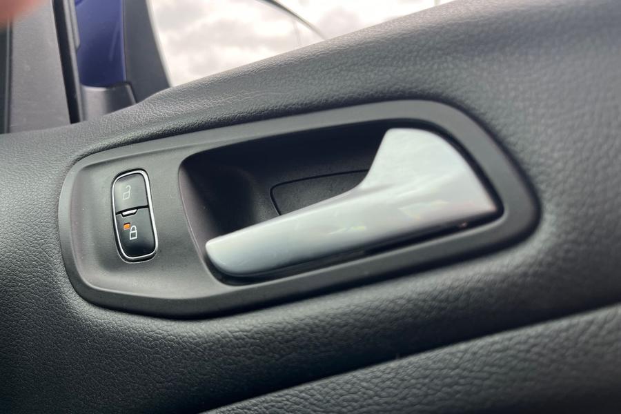Ford KUGA Photo autoimg-b894a7cb4a1cf3576c0b1506f964b04a6c5655eb.jpg