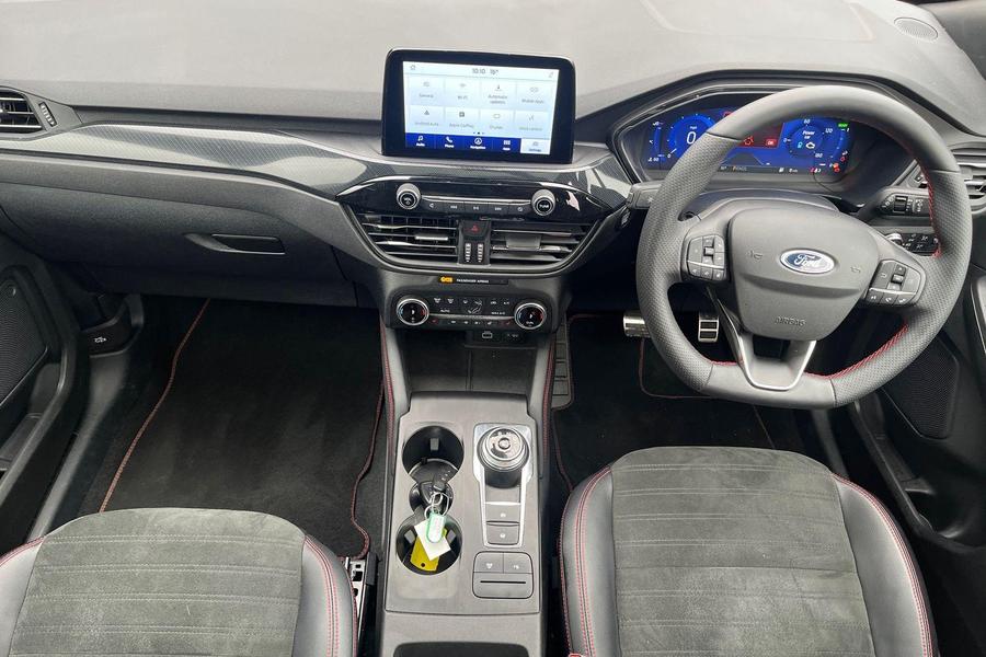 Ford KUGA Photo autoimg-b89ca60dcb5c077459a30fac14581238231491aa.jpg