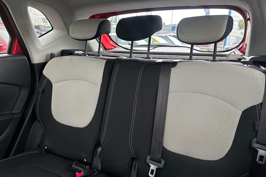 Renault CAPTUR Photo autoimg-b89fc2fd0ea704bdce910bf87be5ba09f4f5a310.jpg