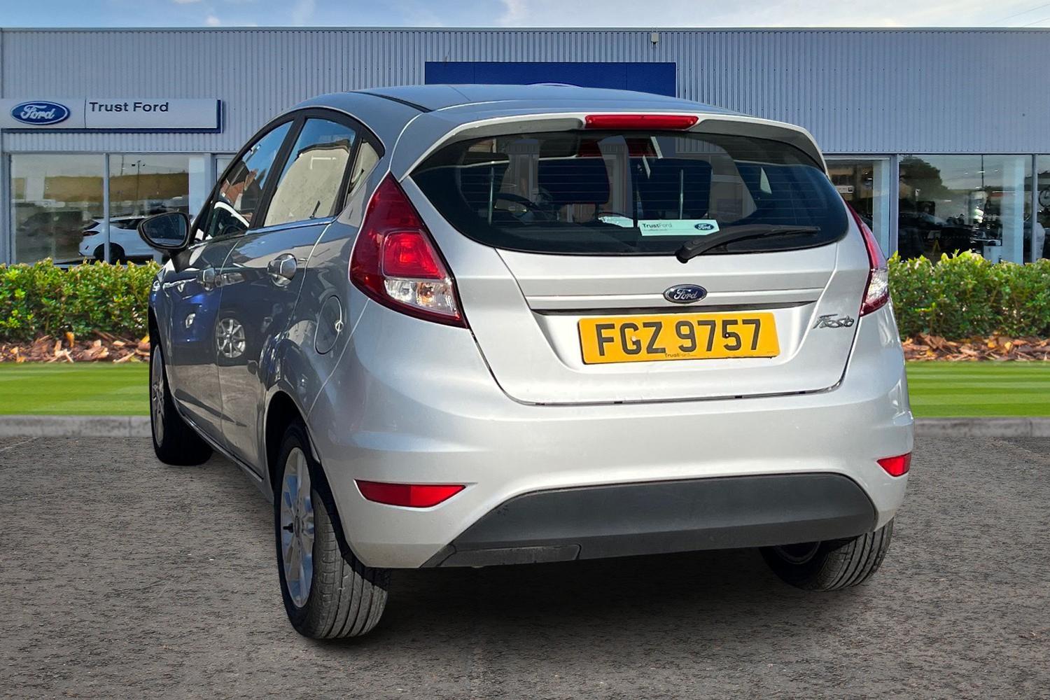 Ford Fiesta Photo 1
