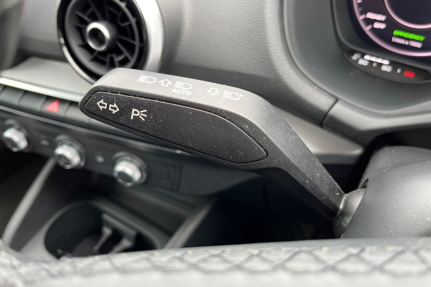 Audi Q2 Photo 13