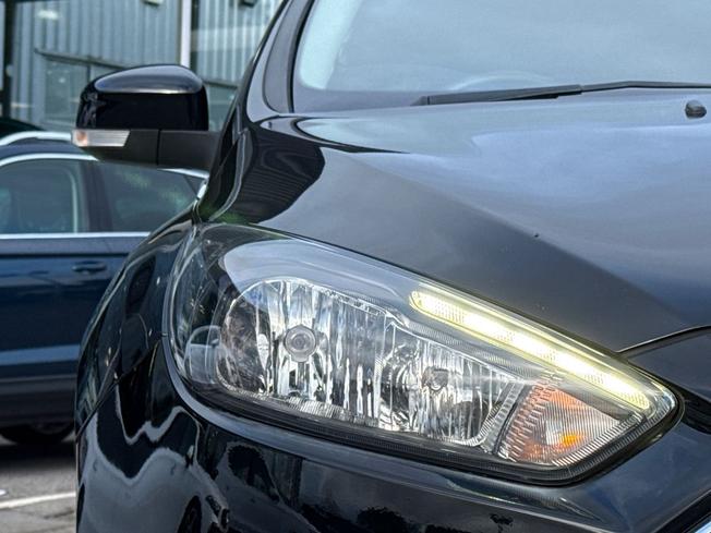 FORD Focus Photo 29