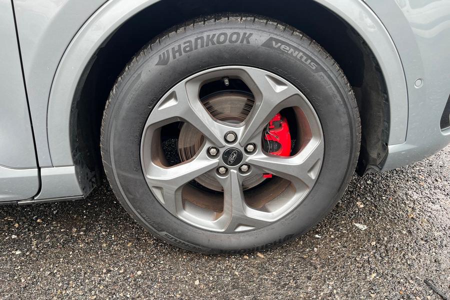 Ford Kuga Photo autoimg-b8aa54da718dc2536f6f68a783ca2f00f5b7ed76.jpg