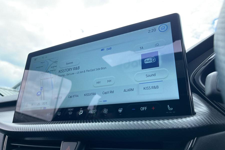 Ford Kuga Photo autoimg-b8aaaa3f67f9b3ff862f0c43f93125e775f25010.jpg